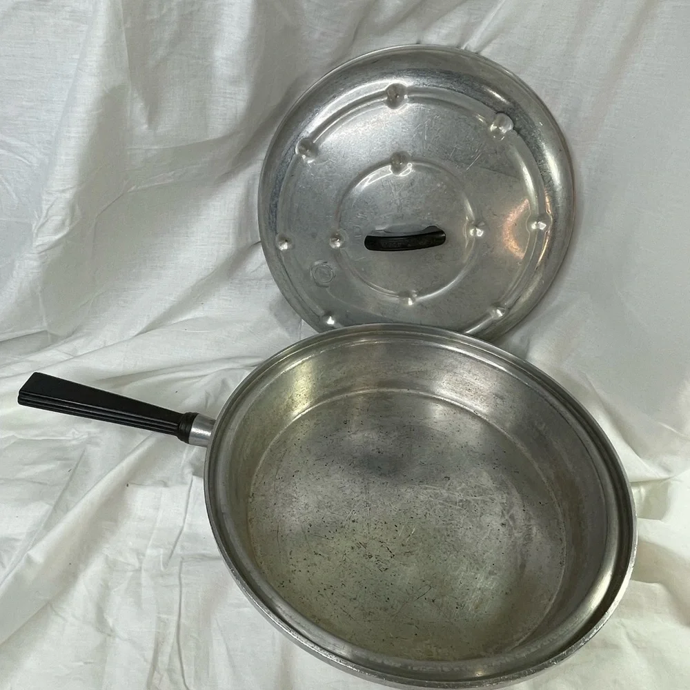 Vintage Wear-Ever Aluminum Cooking Pan with Lid Made in USA